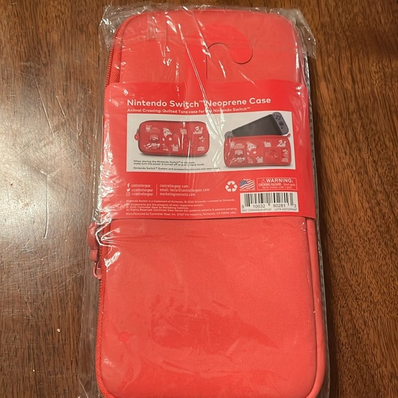 Nintendo Switch Animal Crossing Neoprene Case NWT - Picture 2 of 3